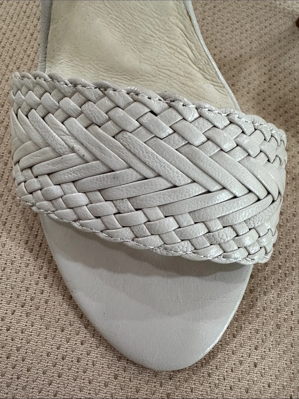 Michael Kors Woven Ankle-Strap Heels in white/ beige - Picture 4 of 5